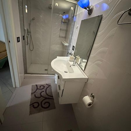 Casa Vacanza Trinita เนเปิลส์ ภายนอก รูปภาพ