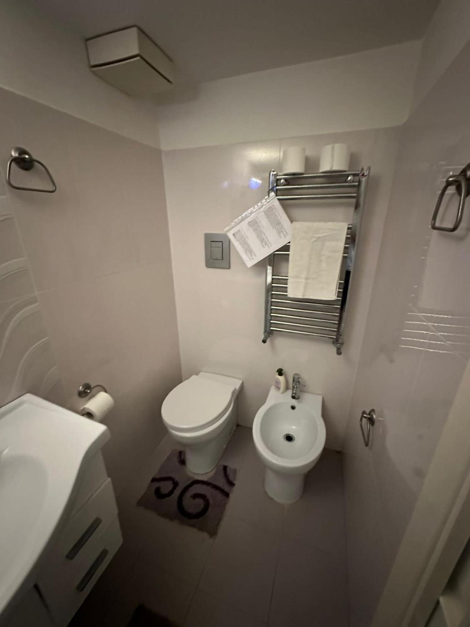 Casa Vacanza Trinita เนเปิลส์ ภายนอก รูปภาพ